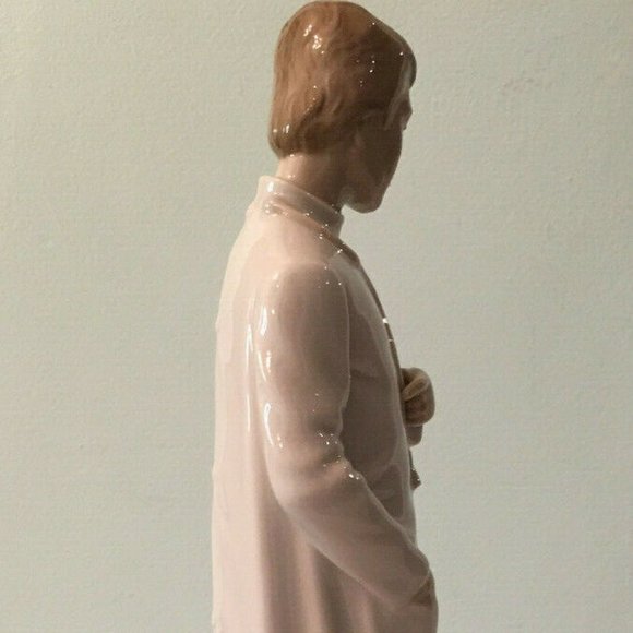 Lladro Nao Figurine, Doctor, Male 13.5" MIB - Picture 5 of 8